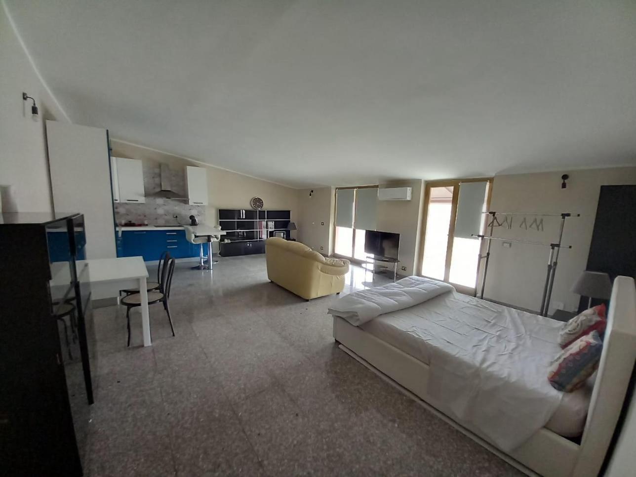 Bluesky Apartment - Third Floor จีอาร์ดีนี นักซอส ภายนอก รูปภาพ